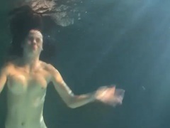 KiloLesbians presents: This girl can stay underwater for a long time