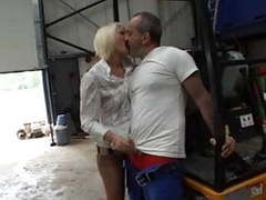 KiloLesbians presents: Fast handjobs