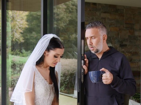 KiloLesbians presents: Closeup video of newly runaway bride jazmin luv getting fucked hard