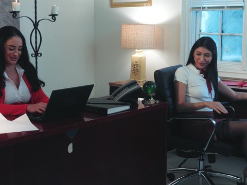 KiloLesbians presents: Big butt boss spreads legs to ride her coworker on the bed