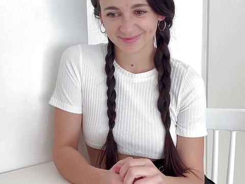 KiloLesbians presents: She agreed to show me her tits and then fuck at my house