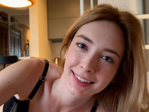 KiloLesbians presents: Morning sex with your sweet girlfriend