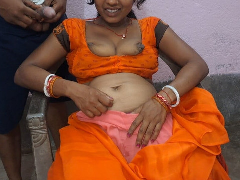 KiloLesbians presents: Indian desi girls sax