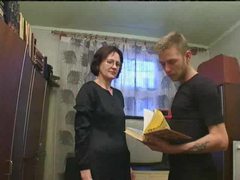 KiloLesbians presents: Old babe in glasses gets his love