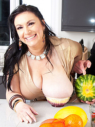 KiloLesbians presents: Sex in the kitchen